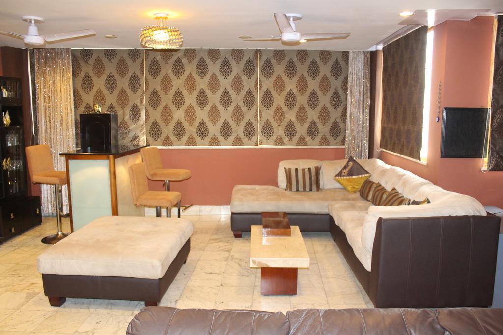 Service Apartments, Park Street, Calcutta Exterior photo